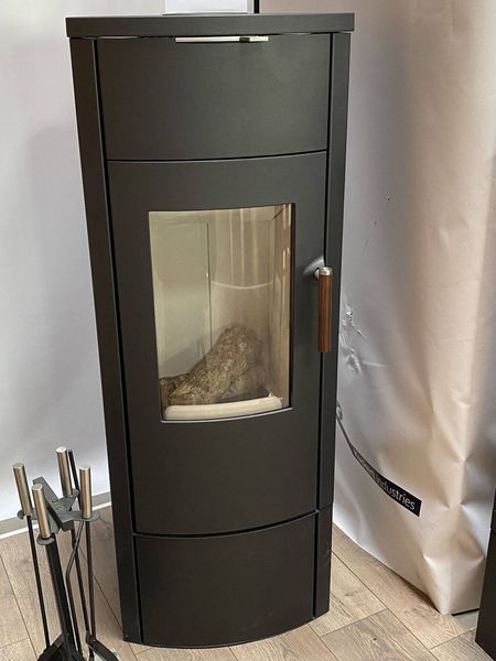 Austroflamm Jini Xtra Stahl mit Sockel